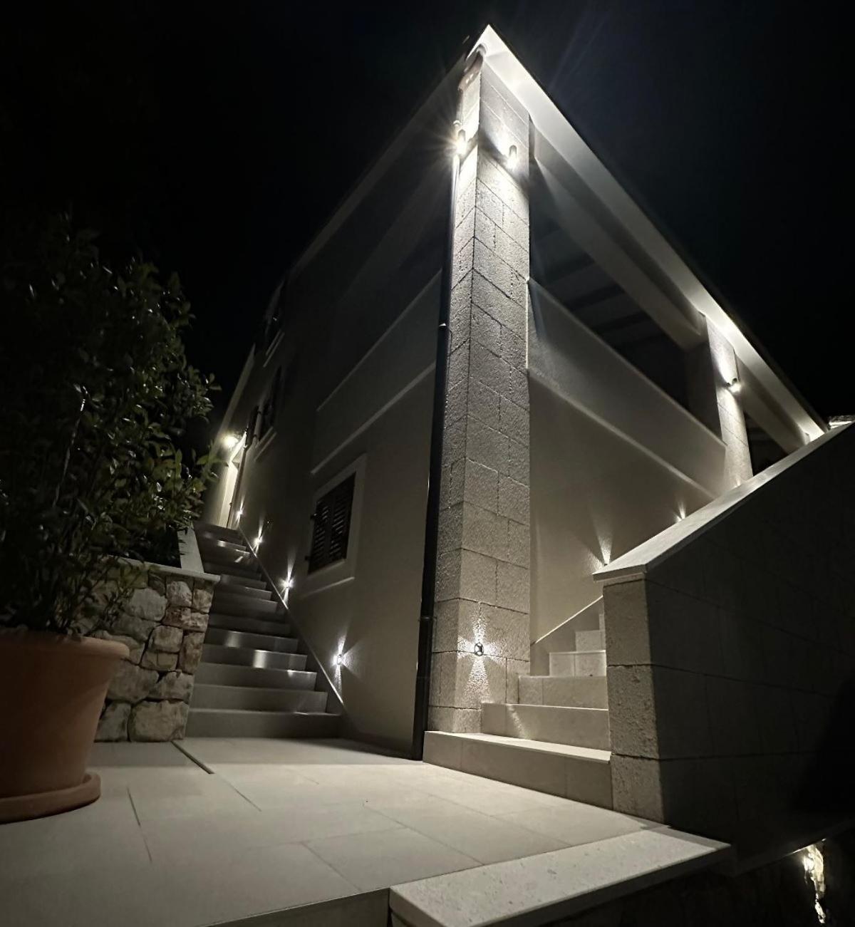 New Luxury At A'more - By The Sea Apartment Stomorska